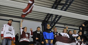 Latvija saspringtā spēlē uzvar arī Kazahstānu