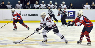 Latvijas hokejistes atgriežas A grupā