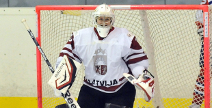 Latvijas hokejistes atgriežas A grupā