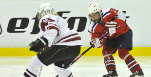 Latvijas hokejistes atgriežas A grupā