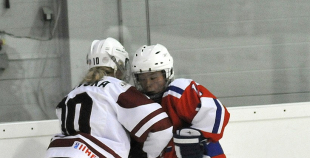 Latvijas hokejistes atgriežas A grupā