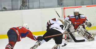 Latvijas hokejistes atgriežas A grupā