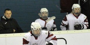 Latvijas hokejistes atgriežas A grupā