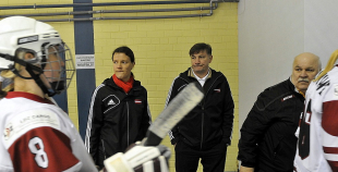 Latvijas hokejistes atgriežas A grupā