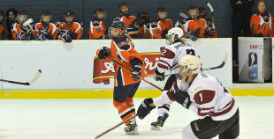 Latvijas hokejistes noslēdz pasaules čempionātu ar uzvaru