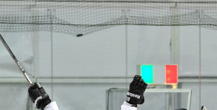 Latvijas hokejistes noslēdz pasaules čempionātu ar uzvaru