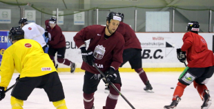 2014 Latvijas izlase aizvada pirmo treniņu galvenā trenera Aleksandra Beļavska vadībā