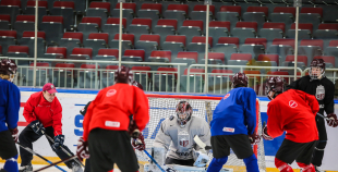 FOTO: Latvijas U-18 izlase "Arēna Rīga" aizvada treniņu pirms pasaules čempionāta 