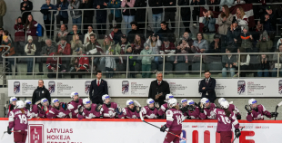 Latvijas sieviešu izlase Pasaules čempionāta atklāšanas mačā piekāpjas Slovākijai