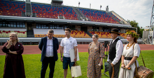 Latvijas hokeja izlase saņem solītās biļetes uz Dziesmu un Deju svētkiem