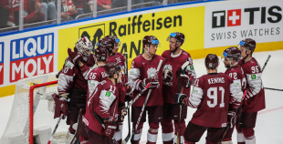 Latvijas hokeja izlase sīvā cīņā atzīst Krievijas valstsvienības pārākumu 