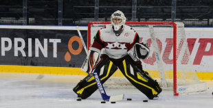 Latvija iemet piecus vārtus trešajā periodā un uzvar Baltkrieviju