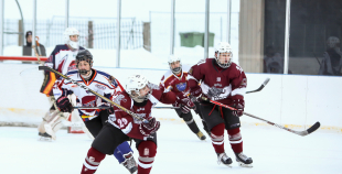 Ar aizraujošiem mačiem noslēdzies Rīgas atklātais skolu čempionāts