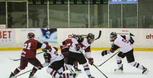 Latvijas nacionālā izlase treniņspēlē uzveic Latvijas U-18 valstsvienību