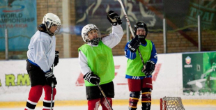 Lieliskā atmosfērā aizvadīts meiteņu turnīrs Tukumā