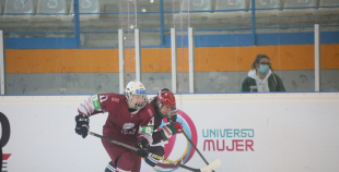 Latvijas sieviešu hokeja izlasei pārliecinoša uzvara pret Meksiku