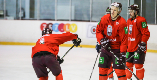 FOTO: Latvijas izlases treniņš pirms došanās uz Dāniju