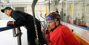 FOTO: Merzļikins un Latvijas hokeja izlases treniņš
