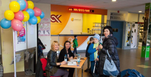 Jautrā gaisotnē aizvadīta Starptautiskā meiteņu hokeja diena