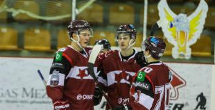 Latvijas nacionālā izlase treniņspēlē uzveic Latvijas U-18 valstsvienību