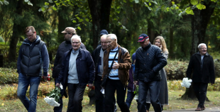 "Klusējošo hokeja kareivju" piemiņas gājiens 