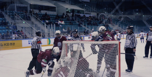 Latvijas sieviešu hokeja izlase turnīru Dienvidkorejā sāk ar minimālu neveiksmi