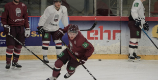 VIDEO + FOTO: Latvijas hokeja izlase oficiāli uzsāk treniņnometni 