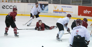 Latvijas izlases treniņnometnei pievienojušies Kaspars Daugaviņš un Kristaps Sotnieks
