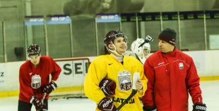 FOTO: U-20 izlases pirmdienas ledus treniņš "Volvo" ledus hallē 