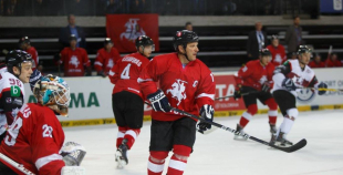 Latvijas klubu izlase aizraujošā cīņā uzvar Lietuvu un Dariusu Kasparaiti 