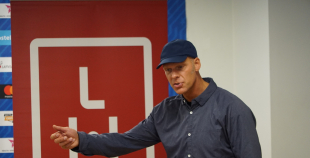 FOTO: Hokeja speciālists Šons Skiners uzstājas seminārā Latvijā!