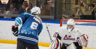 Vakar tika aizvadīta pirmā "Optibet" Baltijas sieviešu hokeja čempionāta spēle starp SHK "Laima" un "L&L Hope"