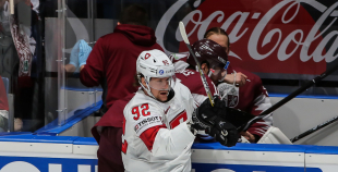 Latvijas izlase lieliski cīnās, taču mača izskaņā piekāpjas Šveicei