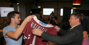 Aizvadīta Latvijas izlašu preses konference, prezentēti valstsvienības jaunie pārbaudes spēļu krekli