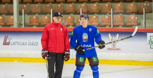 Latvijas nacionālā hokeja izlase aizvada pirmo kopīgo ledus treniņu