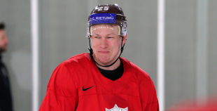 FOTO: Merzļikins un Latvijas hokeja izlases treniņš