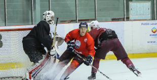 Latvijas hokeja izlase aizvada pirmo treniņu pirms gaidāmā turnīra Francijā