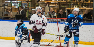 Vakar tika aizvadīta pirmā "Optibet" Baltijas sieviešu hokeja čempionāta spēle starp SHK "Laima" un "L&L Hope"