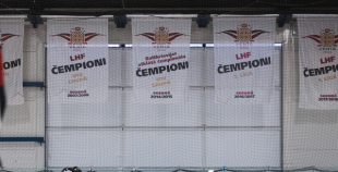 FOTO: U-9 sabraukums Ventspilī