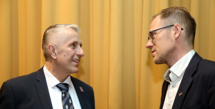 FOTO: “Dzimuši Hokejam” filmas prezentācija “Akropole” kinoteātrī