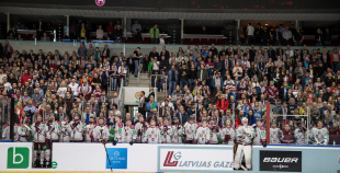 Latvijas hokeja izlase aizraujošā mačā piekāpjas Krievijas valstsvienībai 