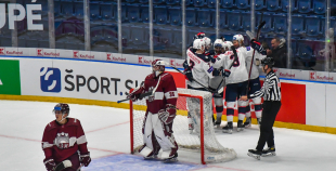 Latvijas hokeja izlase Bratislavas Ziemassvētku turnīru sāk ar uzvaru