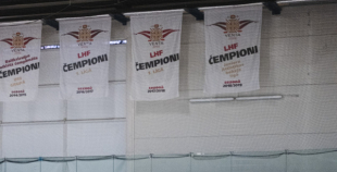 FOTO: U-9 sabraukums Ventspilī