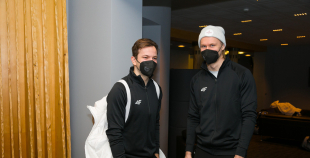 FOTO: Latvijas hokeja izlases dodas uz Pekinas olimpiskajām spēlēm