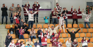 Latvijas sieviešu izlase Pasaules čempionāta atklāšanas mačā piekāpjas Slovākijai