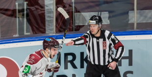 Latvijas hokeja izlase aizraujošā mačā piekāpjas Krievijas valstsvienībai 