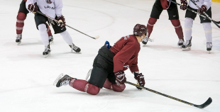 Latvijas izlases treniņnometnei pievienojušies Kaspars Daugaviņš un Kristaps Sotnieks