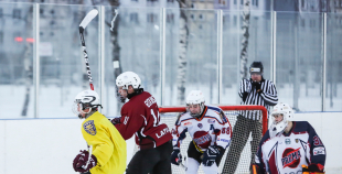 Ar aizraujošiem mačiem noslēdzies Rīgas atklātais skolu čempionāts