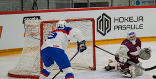 Latvijas sieviešu izlase Pasaules čempionāta atklāšanas mačā piekāpjas Slovākijai