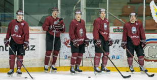 Latvijas izlases treniņnometnei pievienojušies Kaspars Daugaviņš un Kristaps Sotnieks